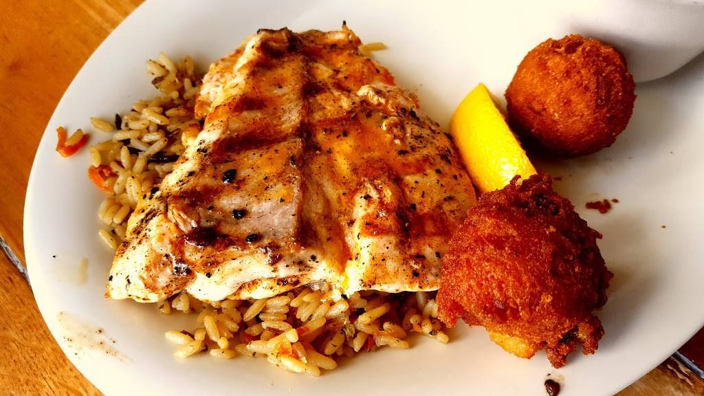 Three Fishermen Seafood Restaurant | night club | 13021 N Cleveland Ave, North Fort Myers, FL 33903, USA | 2395998568 OR +1 239-599-8568