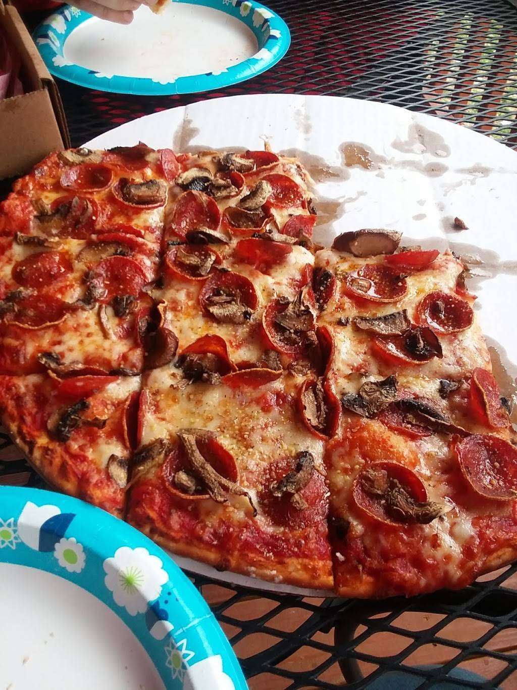 Capt. Rons Pirate Pizza | restaurant | 16757 OH-664 S, Logan, OH 43138, USA | 7403852221 OR +1 740-385-2221