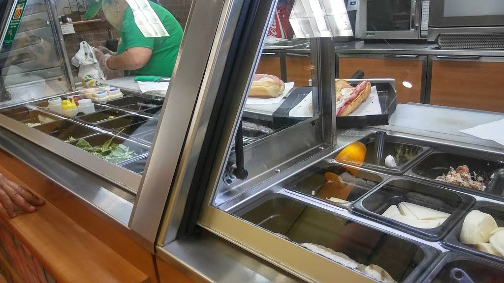 Subway | restaurant | 2243 S Ridgewood Ave, South Daytona, FL 32119, USA | 3867617563 OR +1 386-761-7563