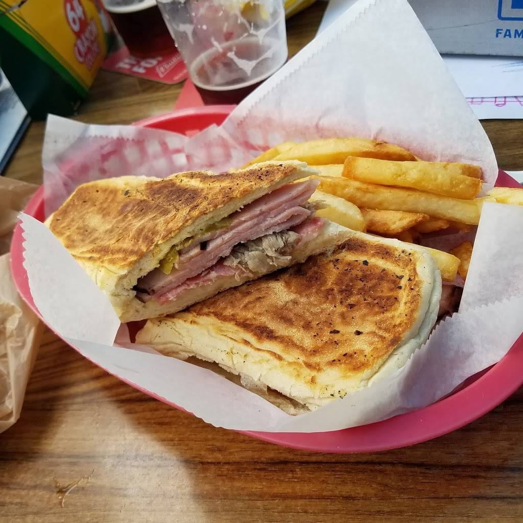 The Sandbar Grill | restaurant | 2602 Bayshore Blvd, Dunedin, FL 34698, USA | 7277341962 OR +1 727-734-1962