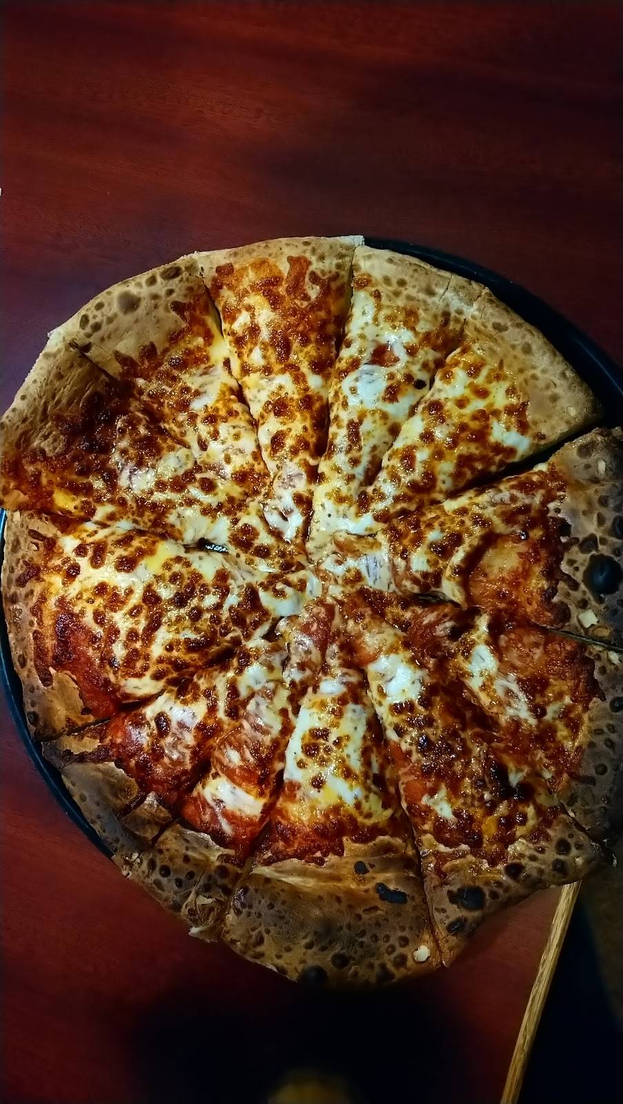 Round Table Pizza | meal delivery | 2793 E Bidwell St Ste 100, Folsom, CA 95630, USA | 9169839220 OR +1 916-983-9220