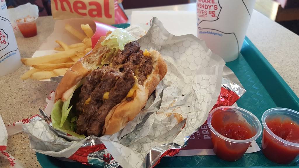 Wendys | restaurant | 29275 Central Ave, Lake Elsinore, CA 92532, USA | 9514713620 OR +1 951-471-3620