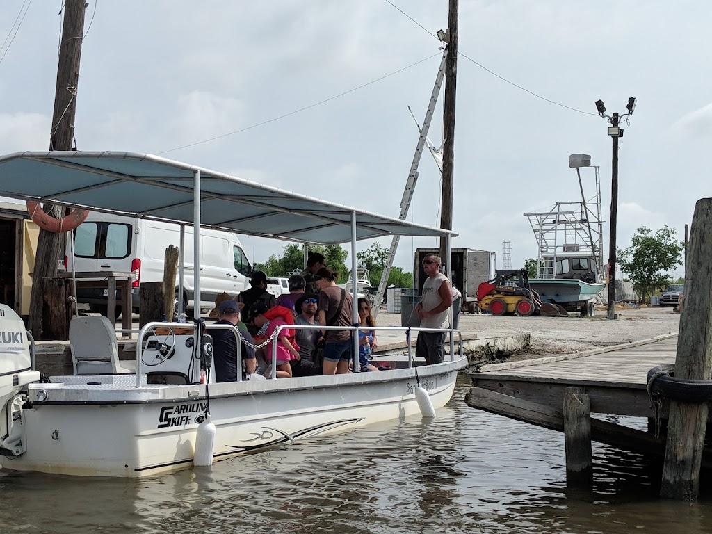 Eddie Pintos Marina & Seafood | restaurant | 2651 Paris Rd, New Orleans, LA 70129, USA | 5042714601 OR +1 504-271-4601