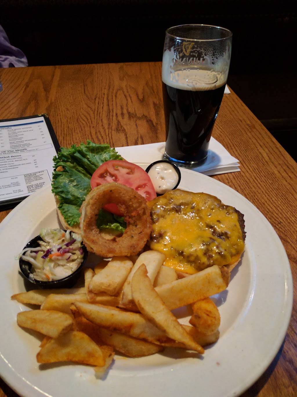 Irelands Four Courts | restaurant | 2051 Wilson Blvd, Arlington, VA 22201, USA | 7035253600 OR +1 703-525-3600