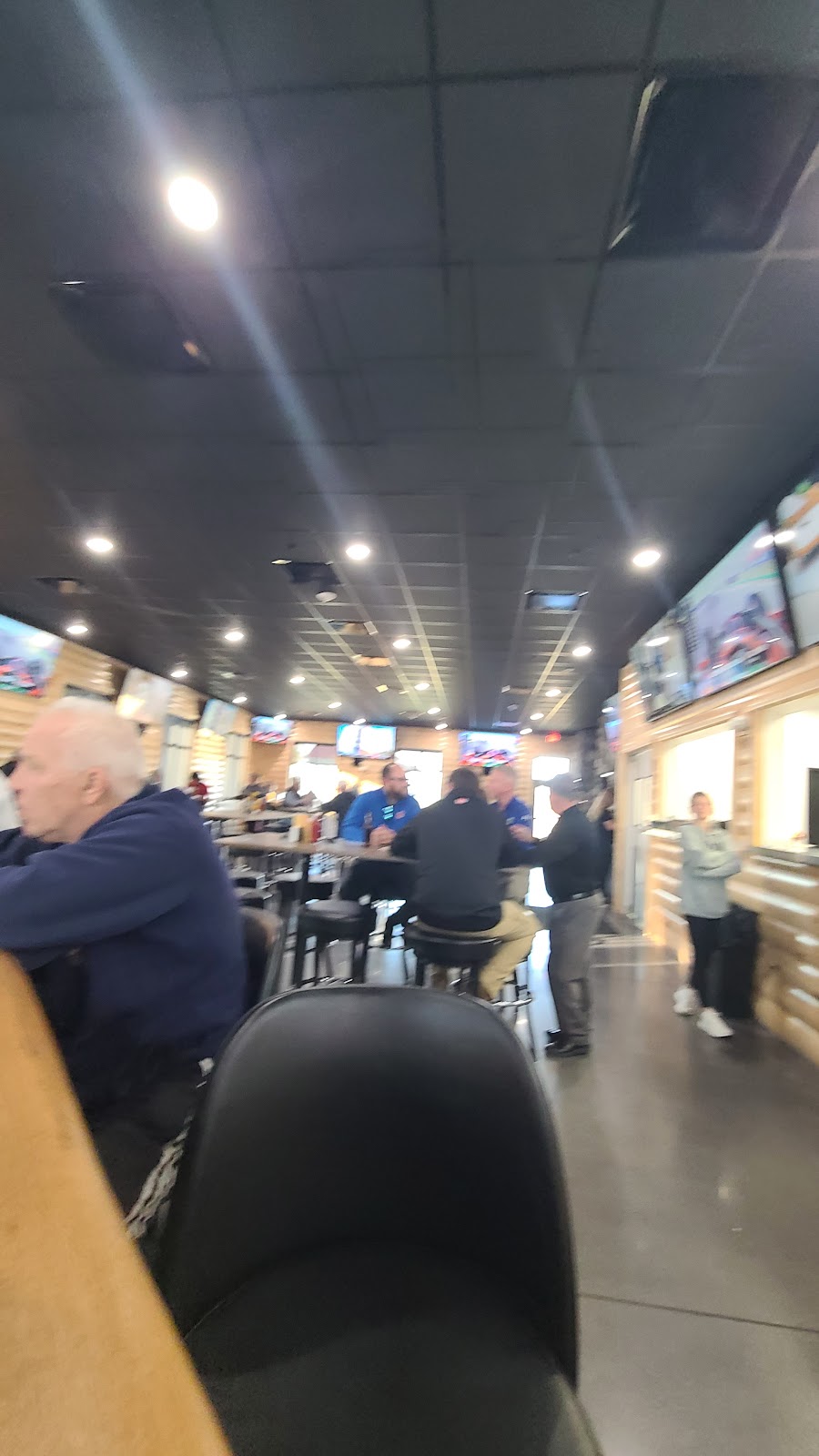 Shueys | restaurant | 1158 Club Rd NE, Cedar Rapids, IA 52404, USA | 3198482220 OR +1 319-848-2220