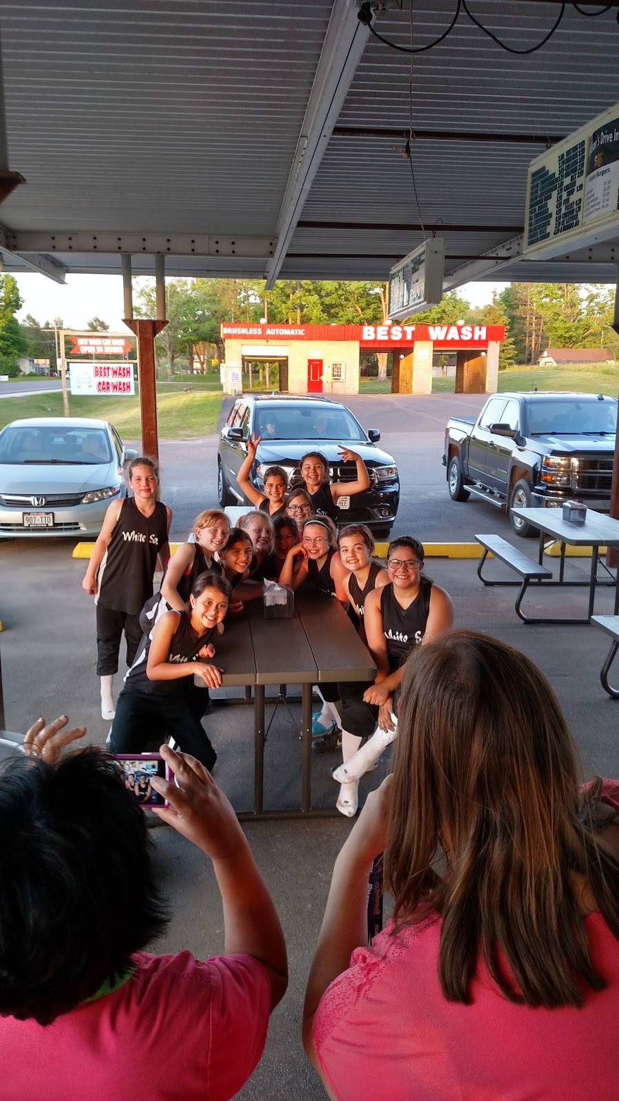 Yetis Drive-In | restaurant | 104 E Pioneer St, Crandon, WI 54520, USA | 7154785430 OR +1 715-478-5430