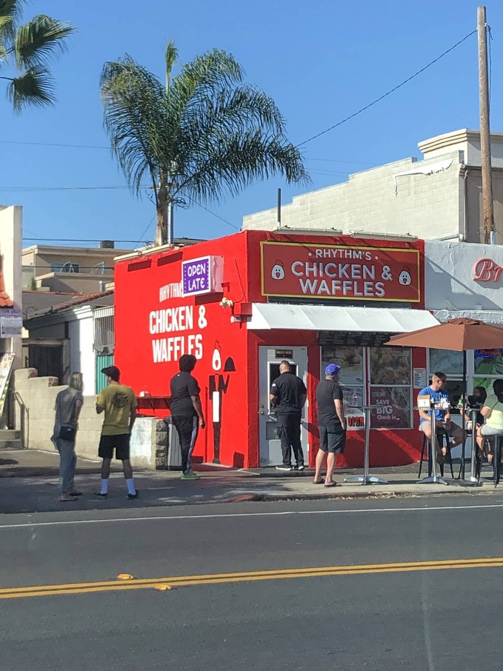 Rhythm’s Chicken and Waffles | restaurant | 1136 Garnet Ave, San Diego, CA 92109, USA | 8582466276 OR +1 858-246-6276