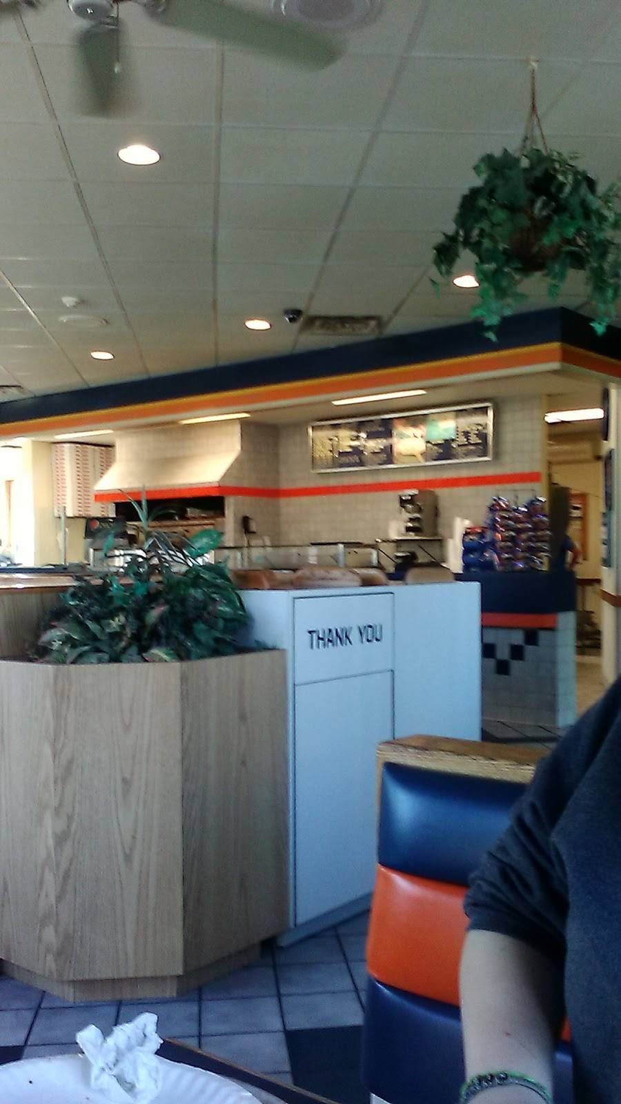 Mr Pizza | restaurant | 1204 E Washington St, New Castle, PA 16101, USA | 7246586603 OR +1 724-658-6603