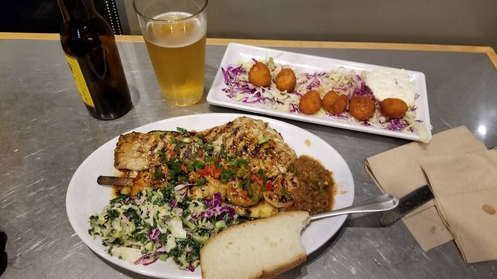 California Fish Grill | restaurant | 3801 N Lakewood Blvd, Long Beach, CA 90808, USA | 5624201010 OR +1 562-420-1010