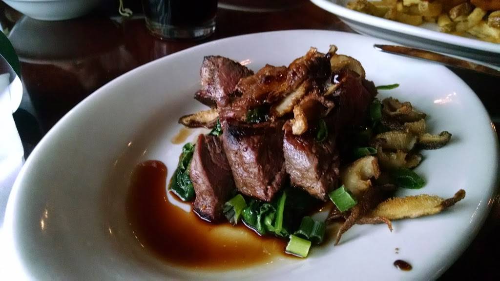 Seans Pub & Eatery | restaurant | 8105 Main St, Garrettsville, OH 44231, USA | 3305270485 OR +1 330-527-0485