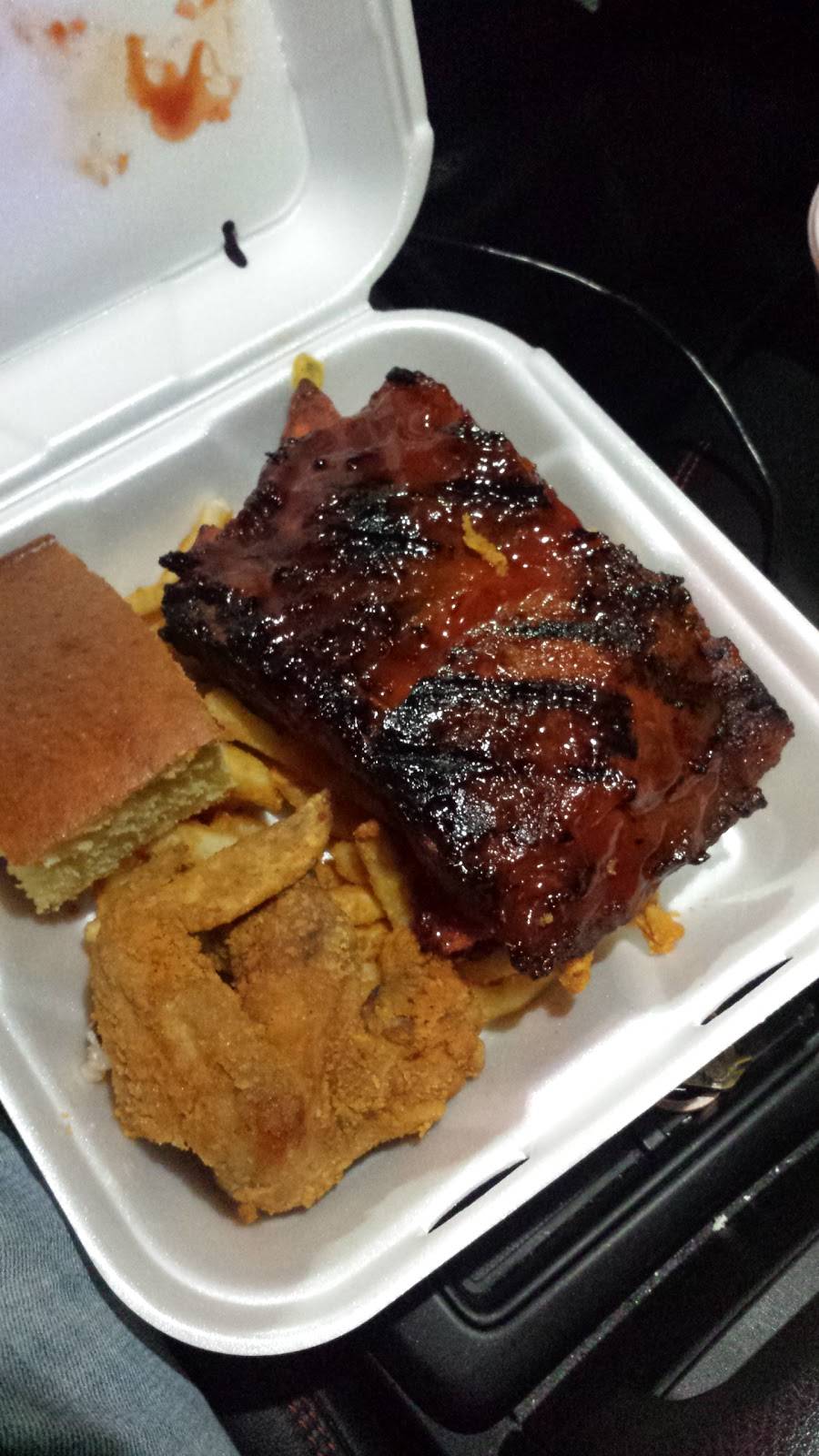 Wings n Things | restaurant | 519 Fulton Ave, Hempstead, NY 11550, USA | 5164830936 OR +1 516-483-0936