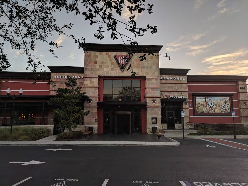 BJs Restaurant & Brewhouse | restaurant | 8761 Vineland Ave, Orlando, FL 32821, USA | 4078279105 OR +1 407-827-9105