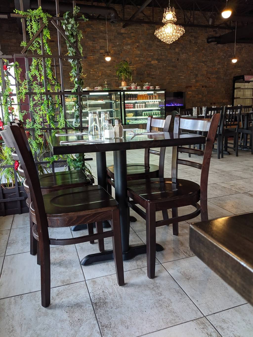 Rose in the Kitchen | restaurant | 814 Brant St, Burlington, ON L7R 2J5, Canada | 9056338995 OR +1 905-633-8995