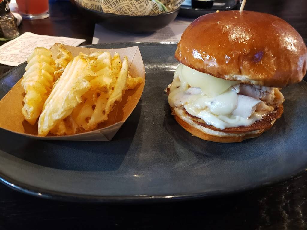 Walk-Ons Sports Bistreaux | restaurant | 50 Town Center Pkwy, Slidell, LA 70458, USA | 9856399891 OR +1 985-639-9891