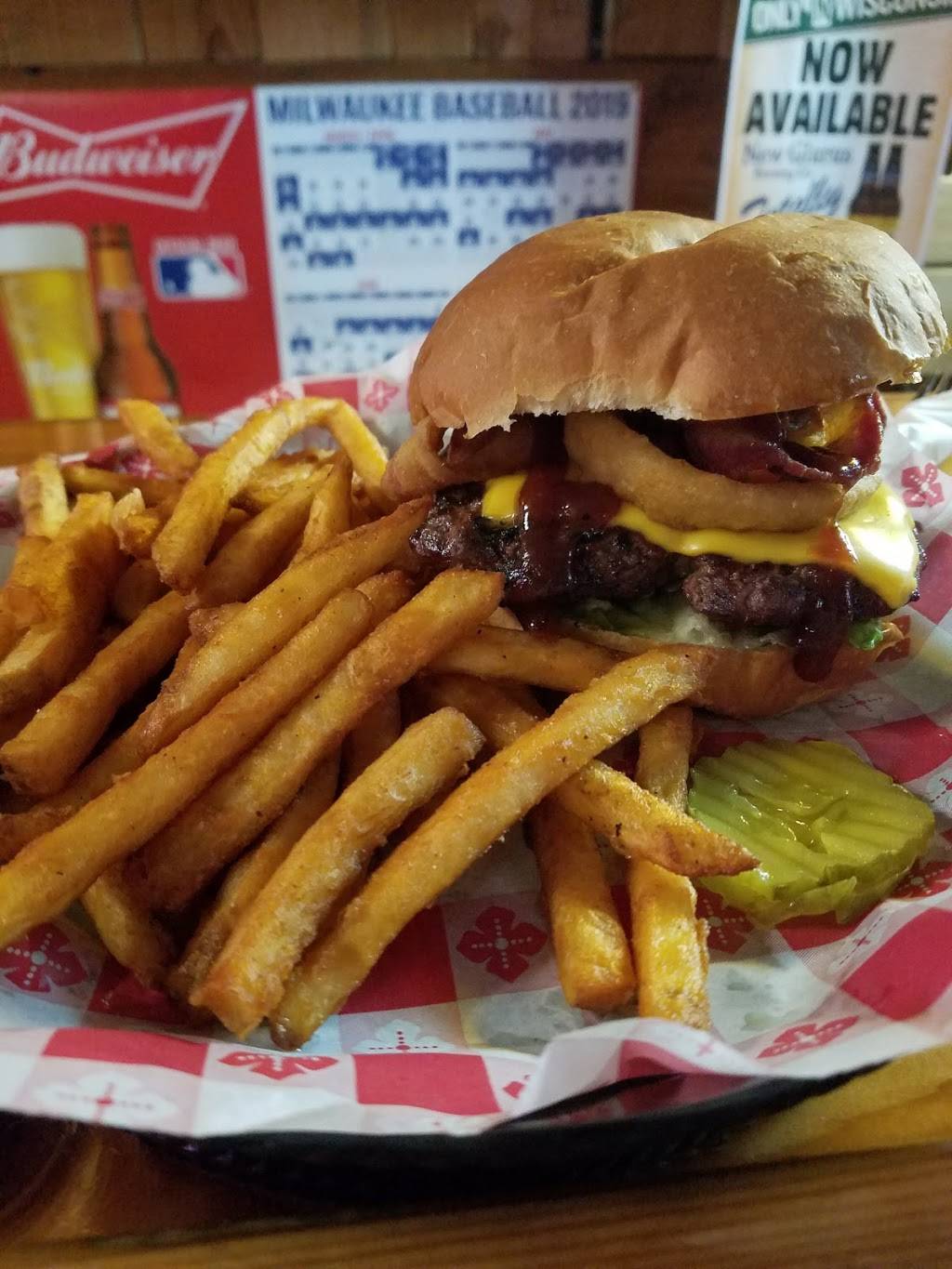 Mels Bar & Grill | restaurant | 137 E Main St, Brandon, WI 53919, USA | 9203465678 OR +1 920-346-5678