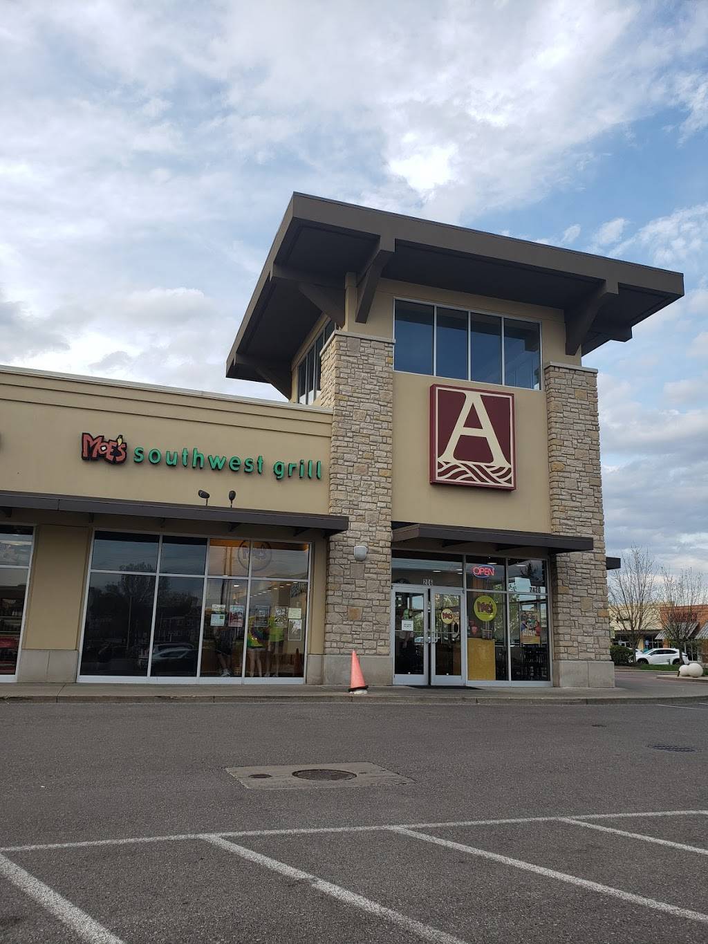 Moes Southwest Grill | restaurant | 7426 Beechmont Ave, Cincinnati, OH 45255, USA | 5132326400 OR +1 513-232-6400