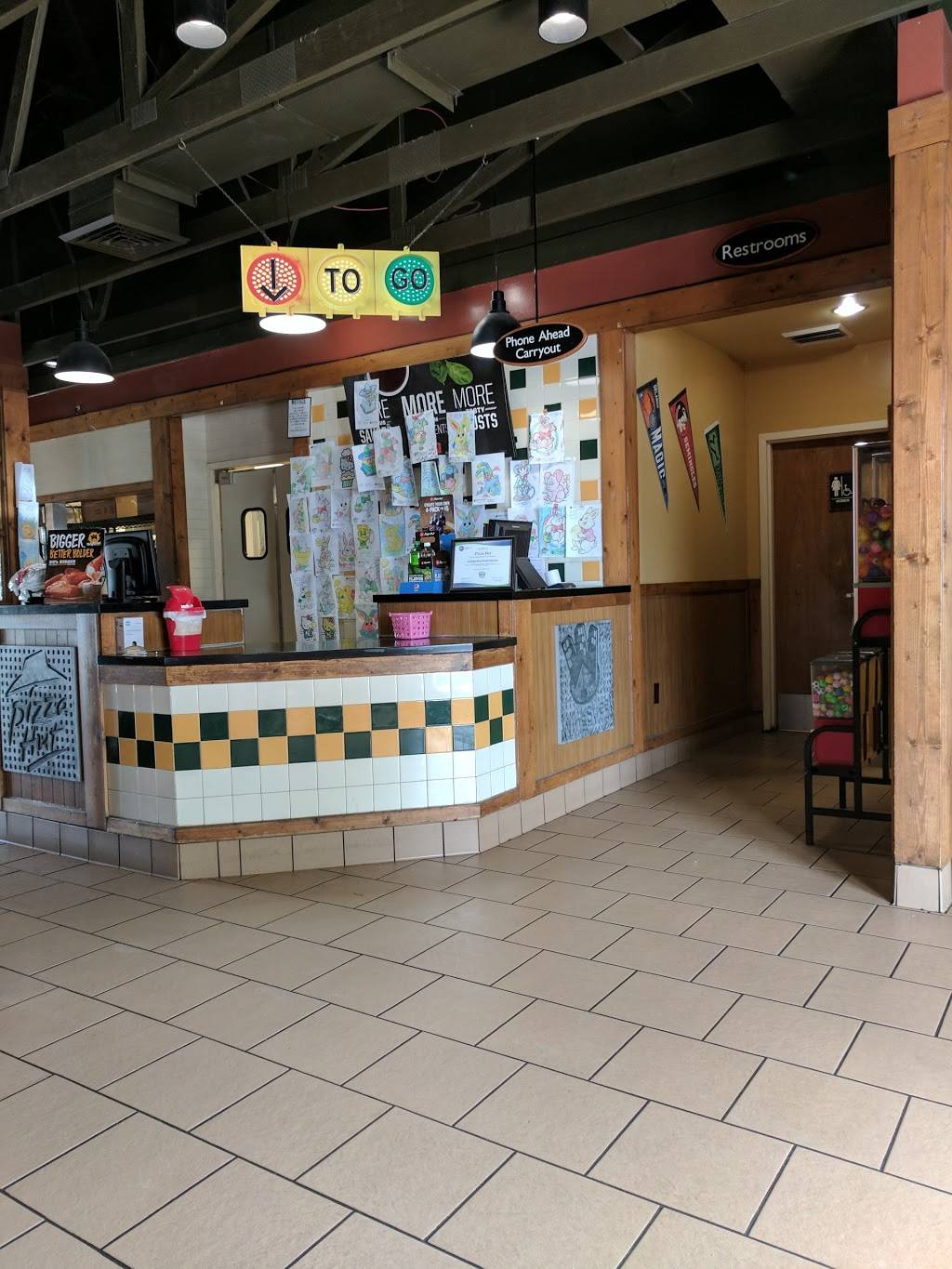 Pizza Hut | meal takeaway | 1498 US-17 N, Wauchula, FL 33873, USA | 8637736187 OR +1 863-773-6187