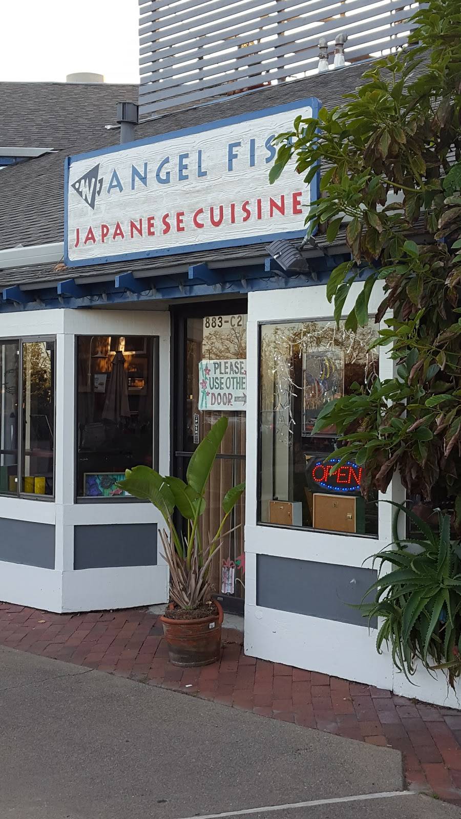 Angel Fish | restaurant | 883 Island Dr C-2, Alameda, CA 94502, USA | 5107490460 OR +1 510-749-0460