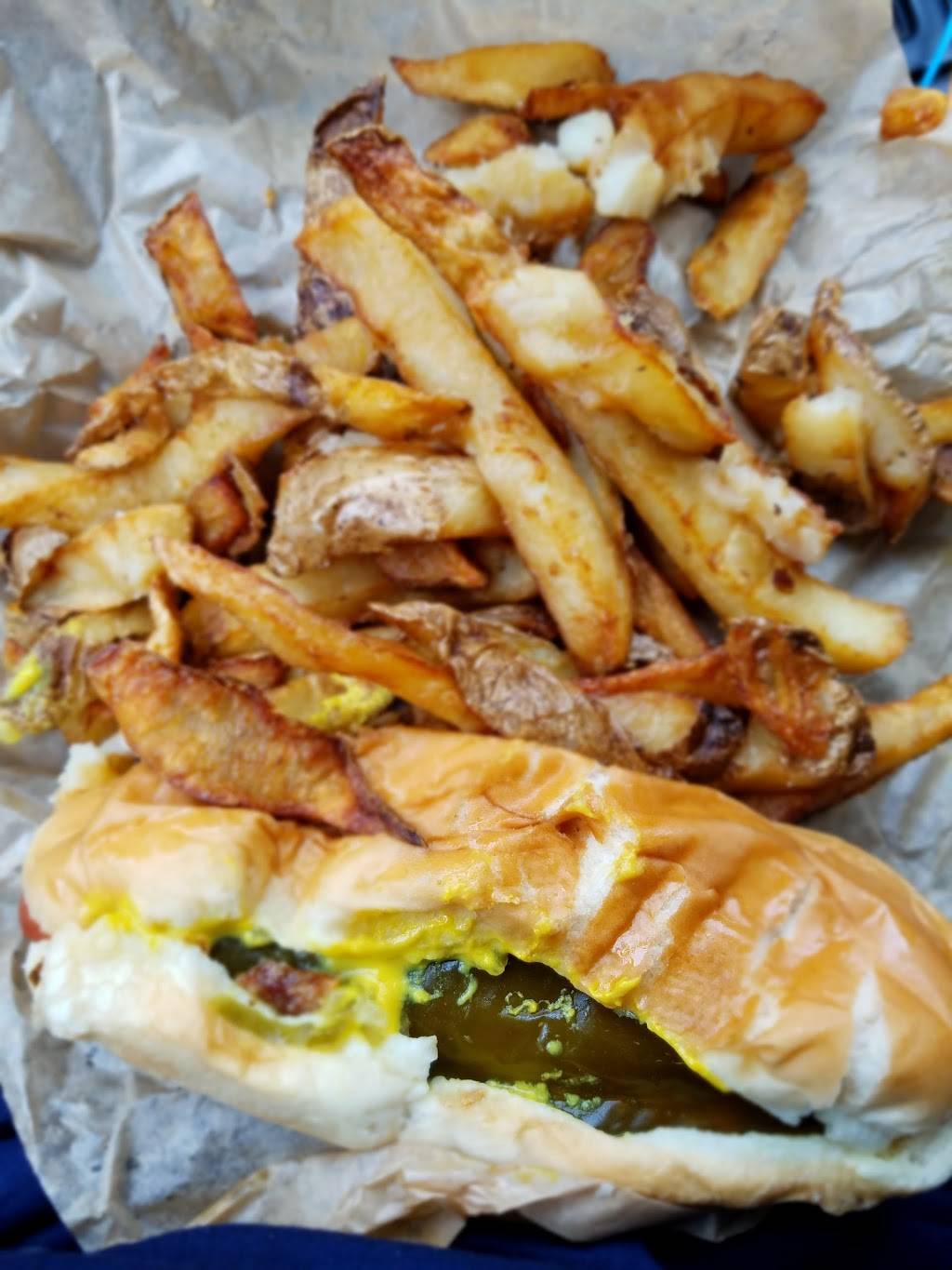 Jimmys Red Hots | restaurant | 4000 W Grand Ave, Chicago, IL 60651, USA | 7733849513 OR +1 773-384-9513