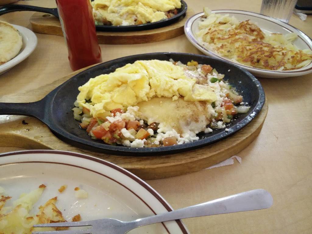 Grecian House Inc | restaurant | 1018 E Eleven Mile Rd, Royal Oak, MI 48067, USA | 2483987066 OR +1 248-398-7066