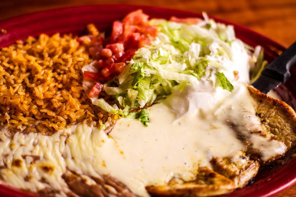 Que Buenos Fresh Mexican Grill | restaurant | 2929 Howard St, Kalamazoo, MI 49006, USA | 2694599596 OR +1 269-459-9596