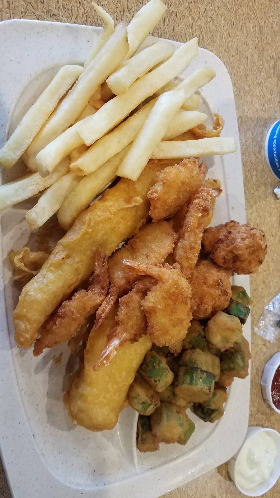 Captain Ds | restaurant | 14221 W Colonial Dr, Winter Garden, FL 34787, USA | 4078778272 OR +1 407-877-8272