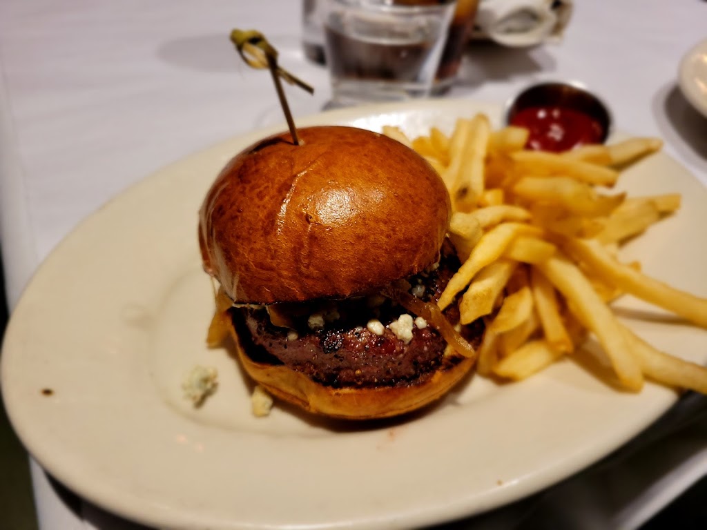 Weber Grill Restaurant | restaurant | 539 N State St, Chicago, IL 60654, USA | 3124679696 OR +1 312-467-9696