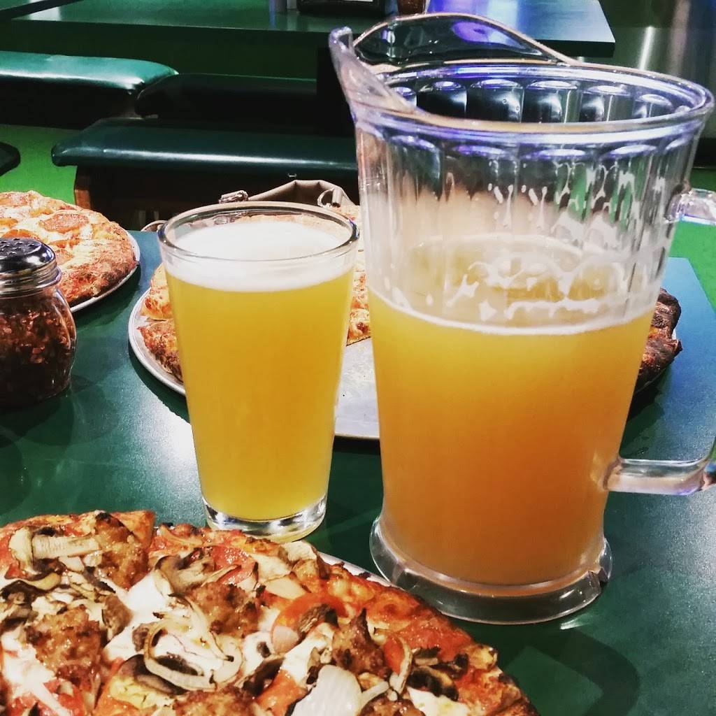 Stadium Pizza | restaurant | 27314 Jefferson Ave, Temecula, CA 92590, USA | 9512962400 OR +1 951-296-2400