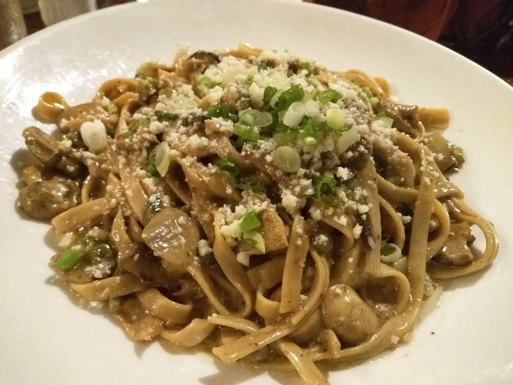 Varanos Italian Restaurant | restaurant | 60 Mile Rd, Wells, ME 04090, USA | 2076418550 OR +1 207-641-8550