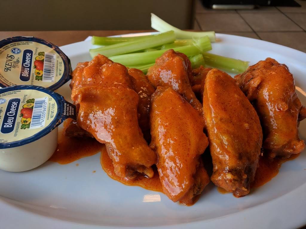 WingsNPies - Willimantic | meal delivery | 109 Valley St, Willimantic, CT 06226, USA | 8604231919 OR +1 860-423-1919