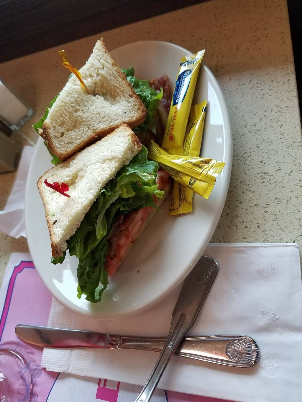 New Rochelle Diner | restaurant | 850 Main St, New Rochelle, NY 10801, USA | 9146377525 OR +1 914-637-7525