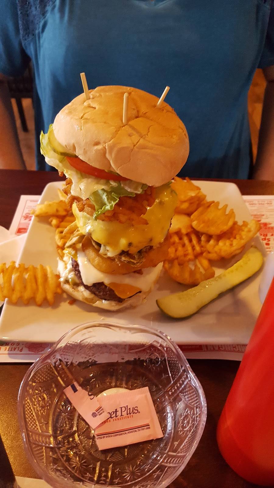 Silk City Saloon | restaurant | 135 N Bridge St, Belding, MI 48809, USA | 6167949909 OR +1 616-794-9909