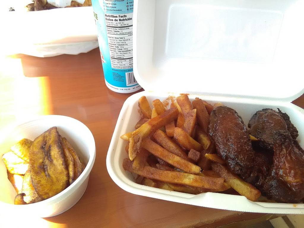 Laylahs Jamaican Food | restaurant | 3160 Main St, San Diego, CA 92113, USA | 6192695937 OR +1 619-269-5937