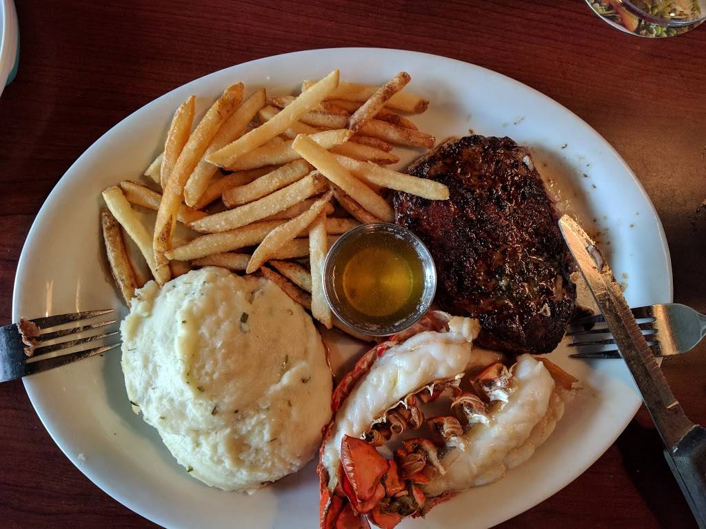 Ruby Tuesday | restaurant | 2514 Santa Barbara Blvd, Cape Coral, FL 33914, USA | 2392422131 OR +1 239-242-2131