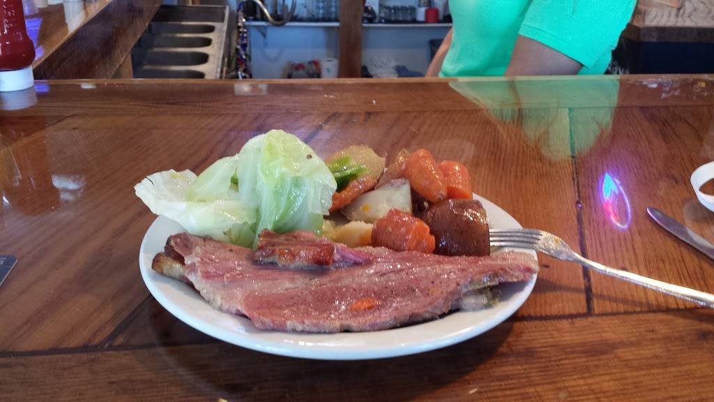 Bryants Off 6 | restaurant | 107 W Marengo Rd, Tiffin, IA 52340, USA | 3195452053 OR +1 319-545-2053