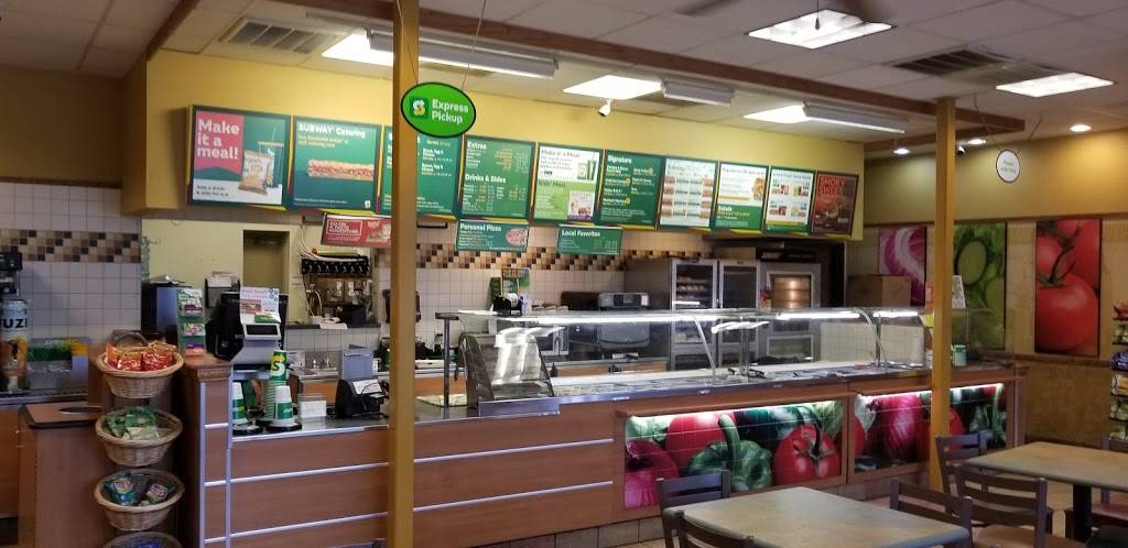 Subway | restaurant | 910 S Hampton Rd, Dallas, TX 75208, USA | 2149412211 OR +1 214-941-2211