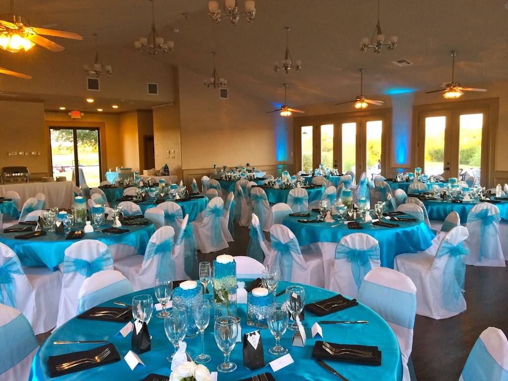 Lews Patio & Grill - Floresville | restaurant | 1642, 101 Club Dr, Floresville, TX 78114, USA | 8303932811 OR +1 830-393-2811