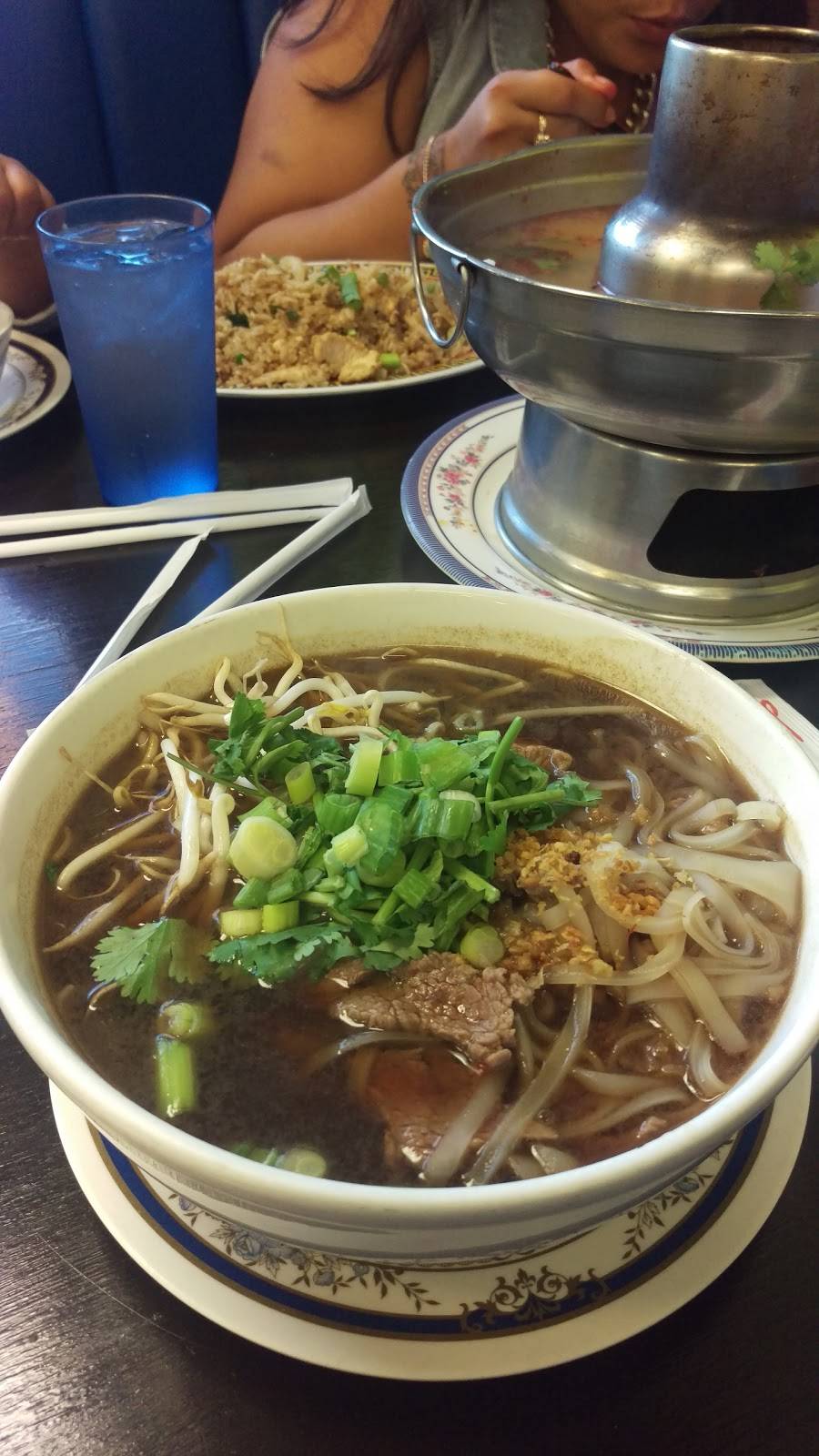 Kunchorn Thai Food | restaurant | 15315 S Figueroa St # B, Gardena, CA 90248, USA | 3105160047 OR +1 310-516-0047