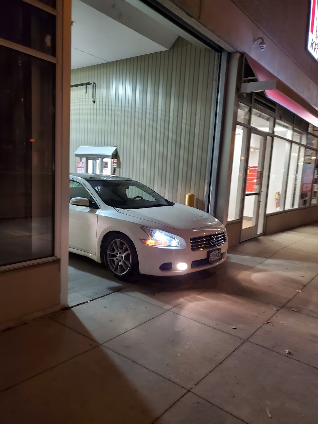 KFC | restaurant | 231 N Tucker Blvd, St. Louis, MO 63103, USA | 3145309527 OR +1 314-530-9527