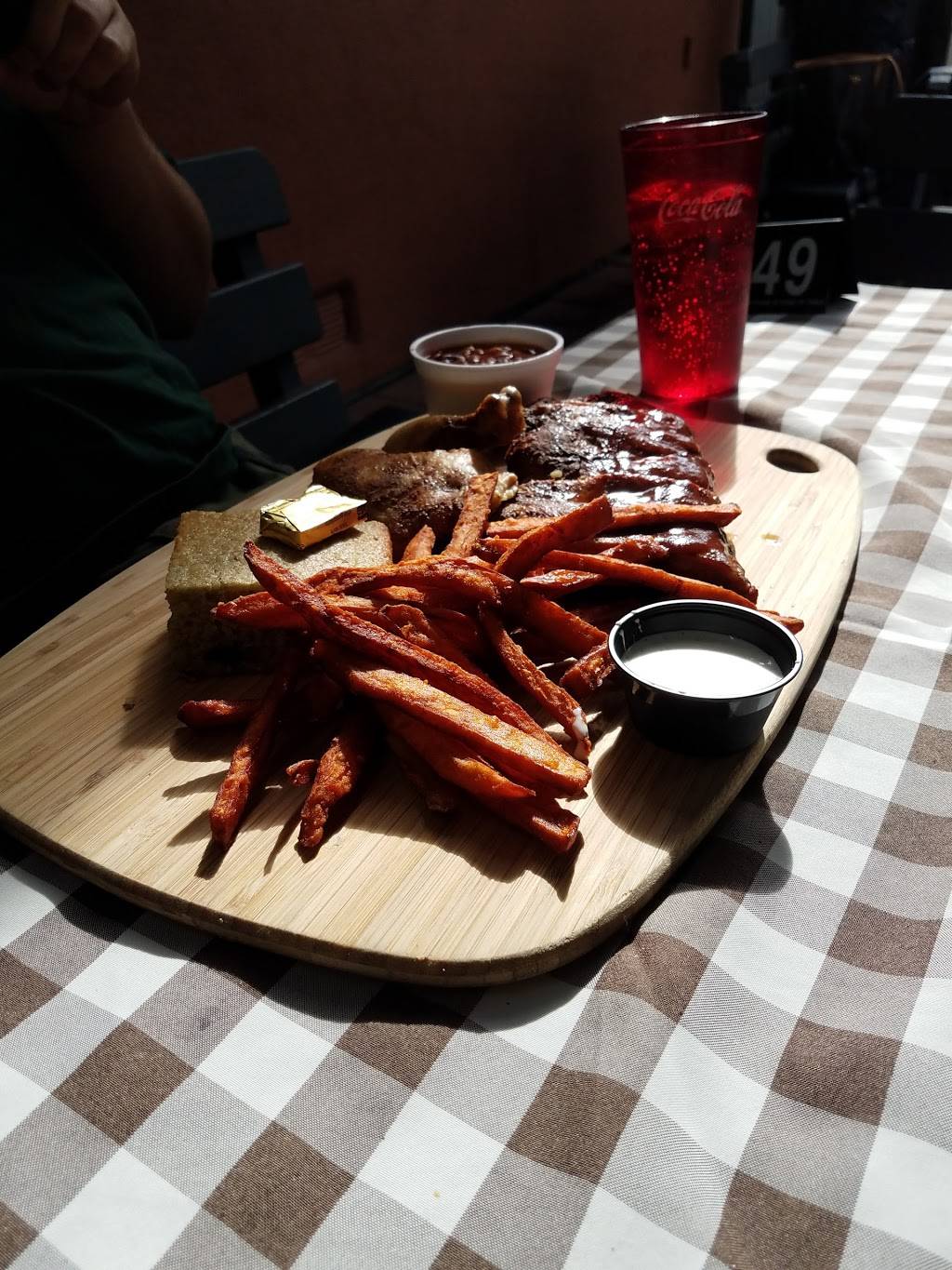 Beach Pit BBQ | restaurant | 1676 Tustin Ave, Costa Mesa, CA 92627, USA | 9496457427 OR +1 949-645-7427