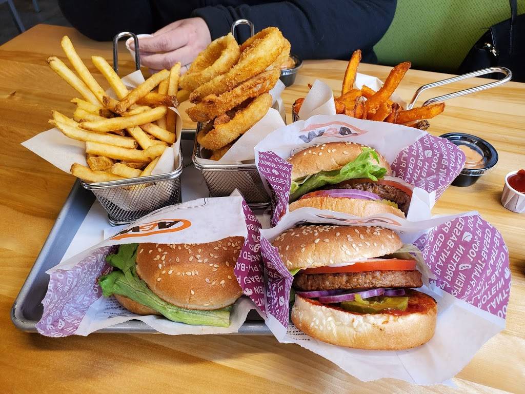 A&W Canada | restaurant | 665 Markham Rd, Scarborough, ON M1H 2A4, Canada | 6476280532 OR +1 647-628-0532