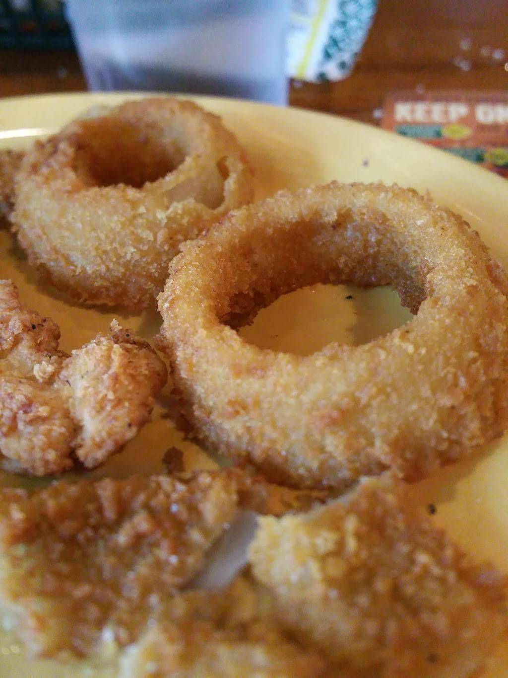 Quaker Steak & Lube | restaurant | 590 Chamber Dr, Milford, OH 45150, USA | 5138315823 OR +1 513-831-5823