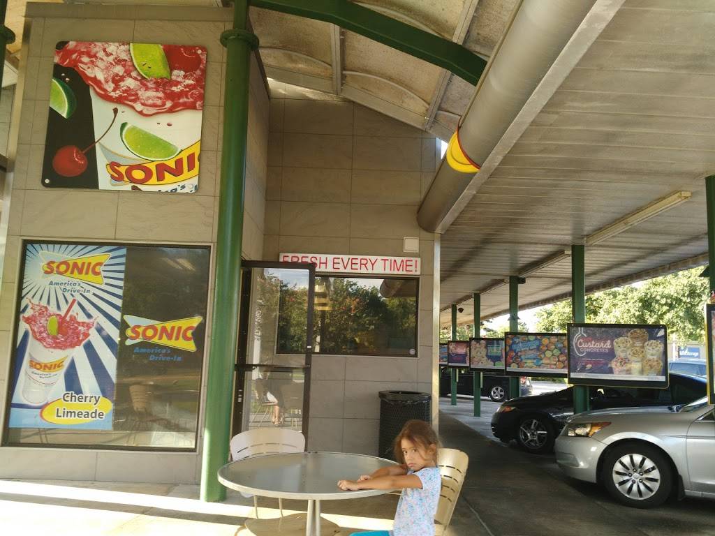 Sonic Drive-In | restaurant | 13310 W Little York Rd, Houston, TX 77041, USA | 7134668500 OR +1 713-466-8500