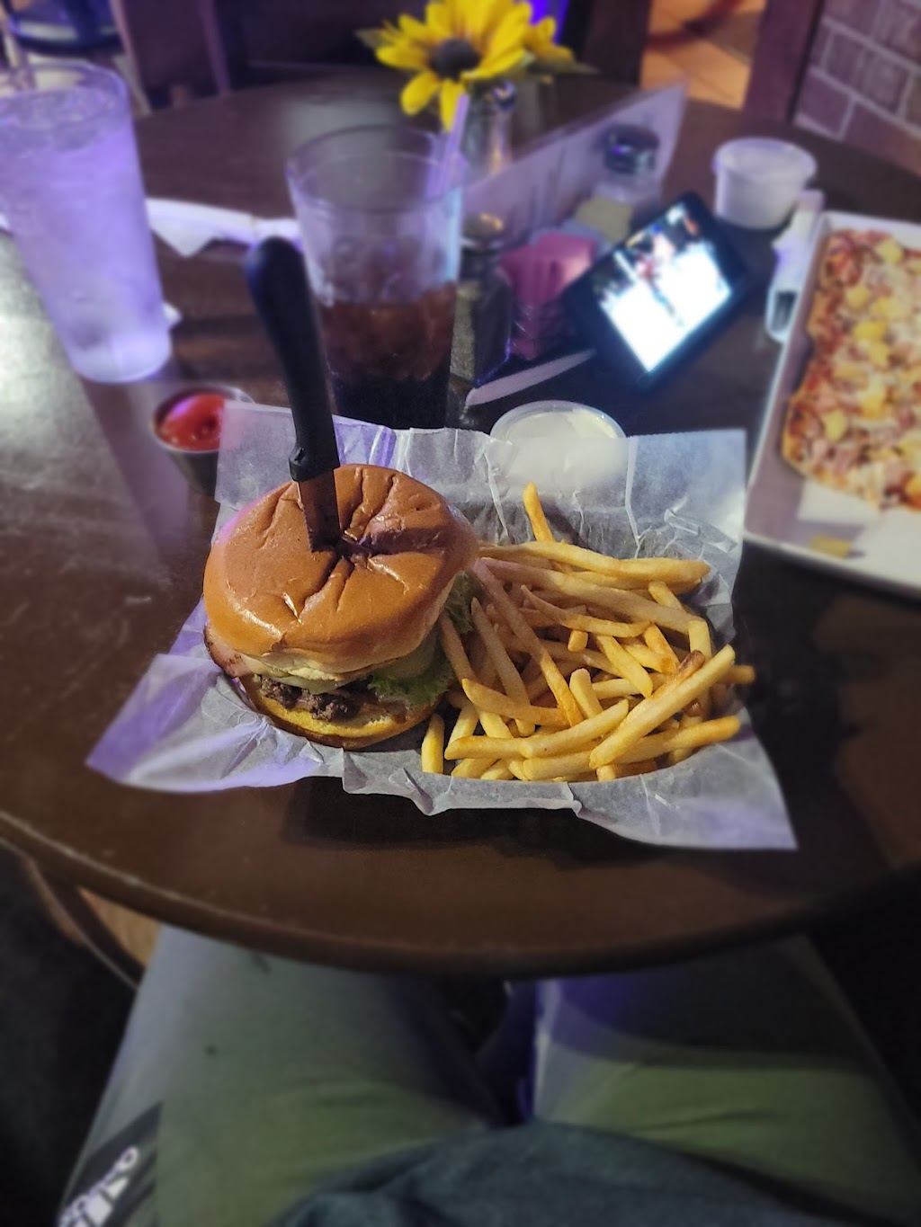 Sidelines Bar & Grill | restaurant | 920 Rucker Blvd, Enterprise, AL 36330, USA | 3344754769 OR +1 334-475-4769