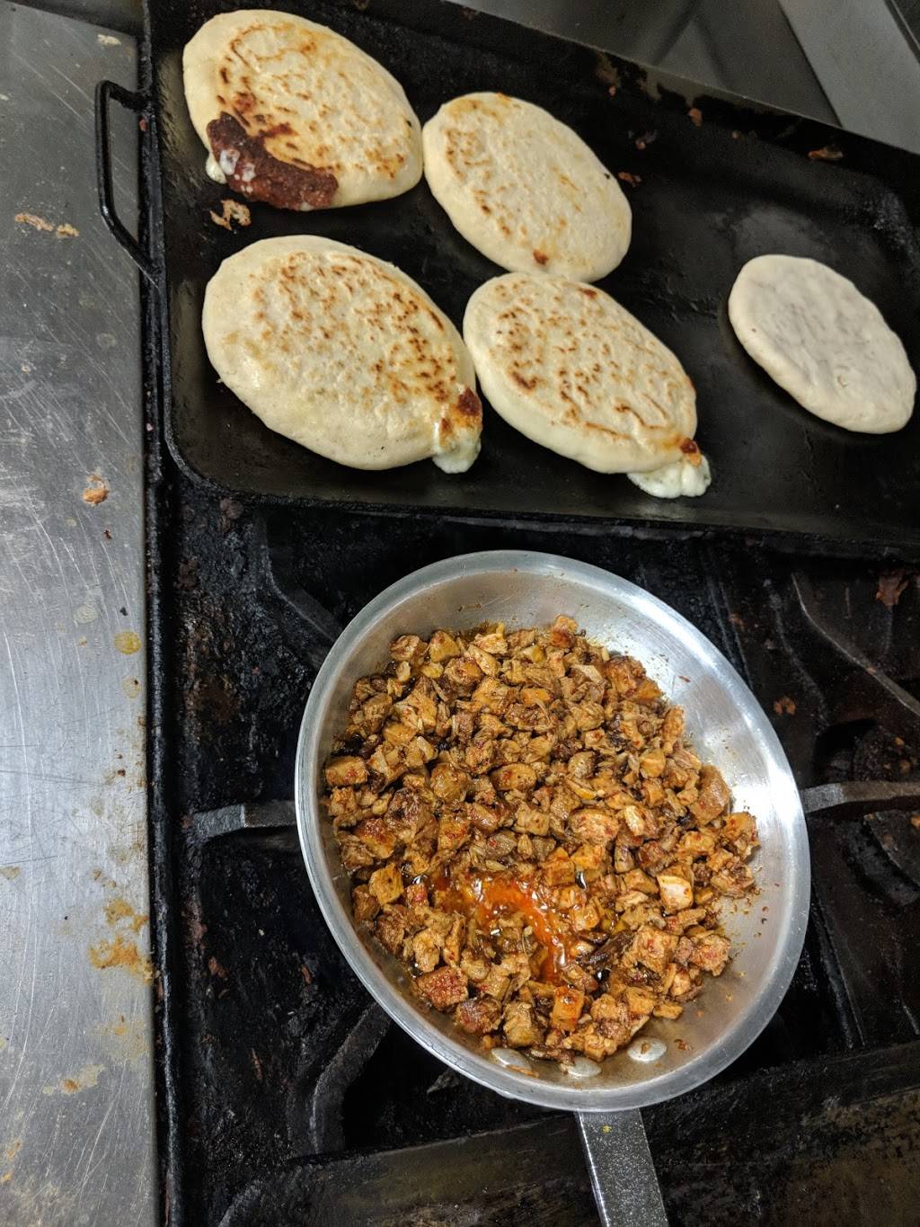 Taco Chiro Taqueria y Pupuseria | restaurant | 14051 Indian St M, Moreno Valley, CA 92553, USA | 9512437150 OR +1 951-243-7150