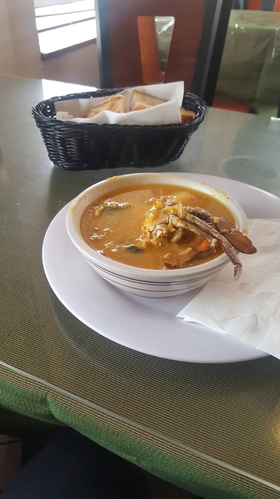 Fiesta Cafe and Bar | cafe | 4640 3rd Ave, Bronx, NY 10458, USA | 7187332211 OR +1 718-733-2211