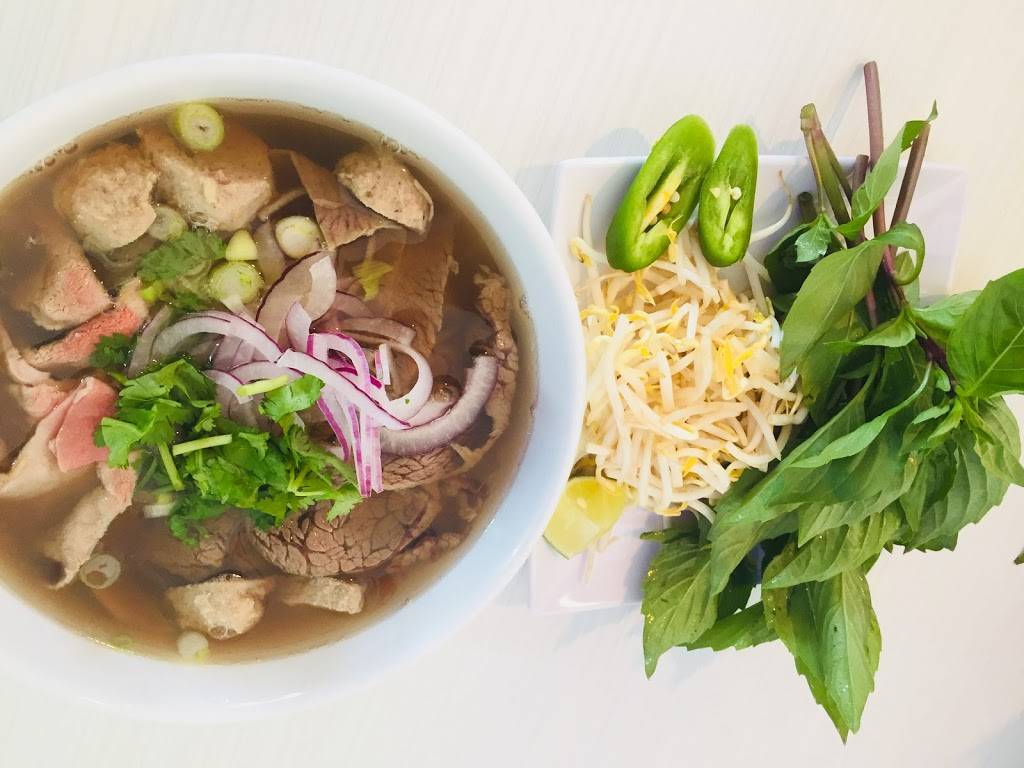 TT Pho | restaurant | 4057 Riley Fuzzel Rd #900, Spring, TX 77386, USA | 2817713983 OR +1 281-771-3983