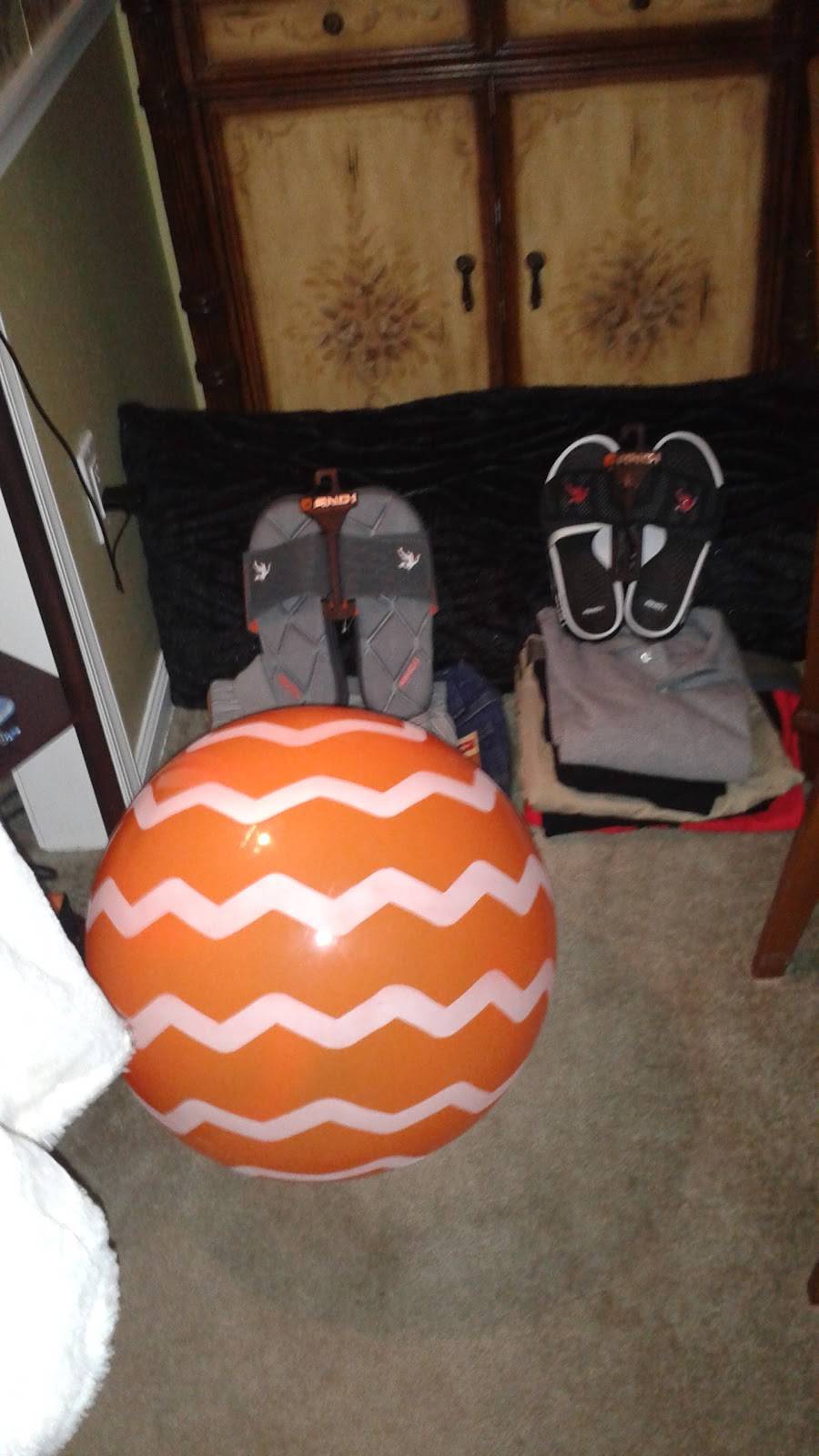 JD McGillicuddys | restaurant | 211 E 2nd St, Essington, PA 19029, USA | 6105219860 OR +1 610-521-9860