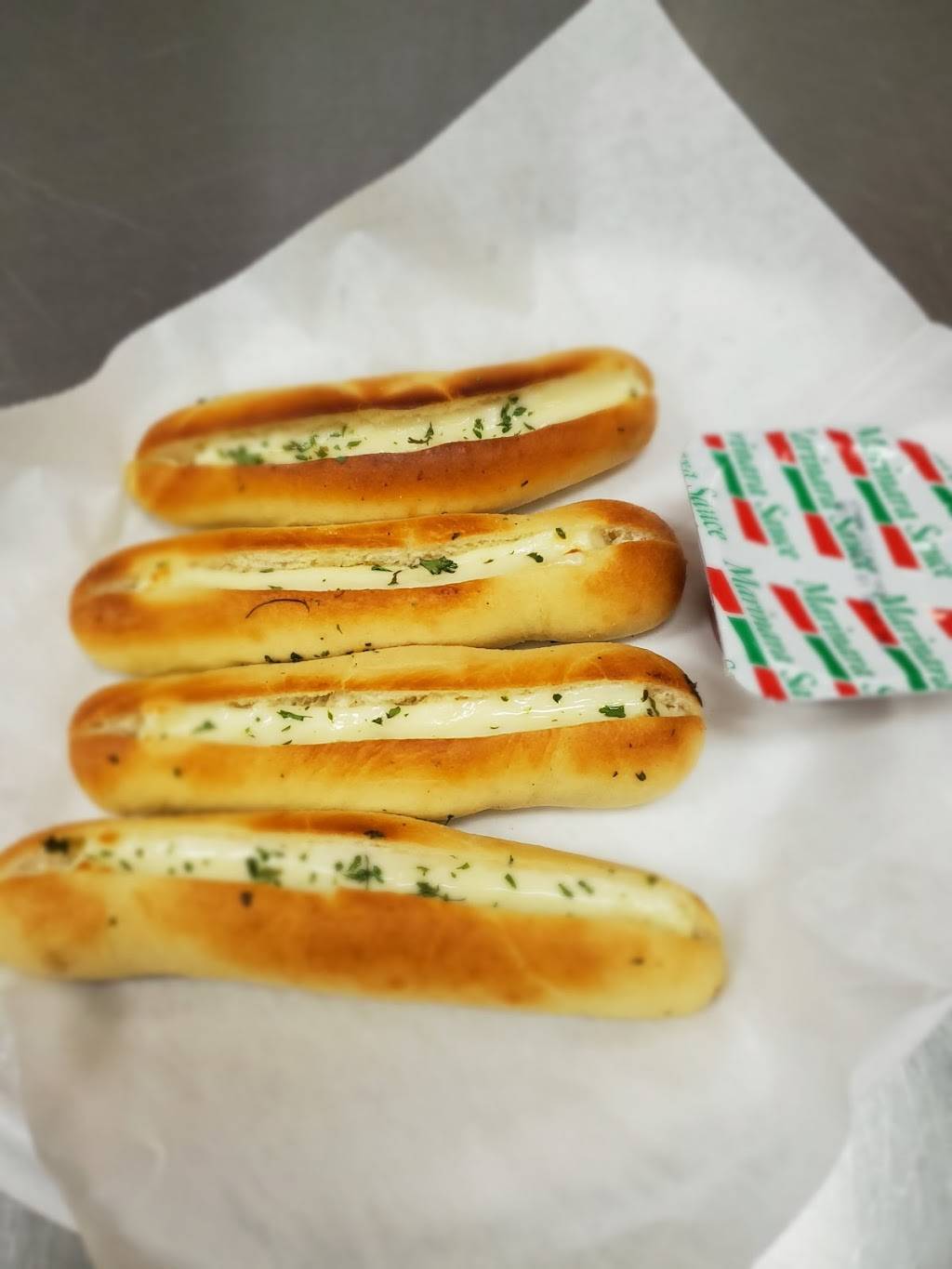 Danas Pizza | restaurant | 7123 Hacks Cross Rd, Olive Branch, MS 38654, USA | 6624207578 OR +1 662-420-7578