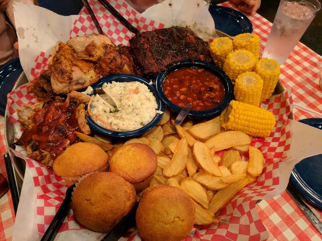 Famous Daves Bar-B-Que | restaurant | 1443 US-22, Mountainside, NJ 07092, USA | 9082325619 OR +1 908-232-5619